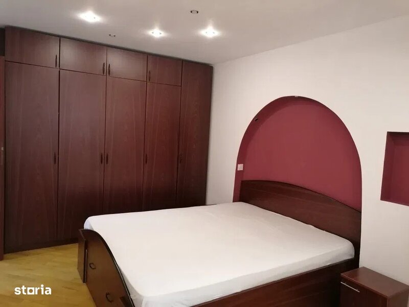 Izvorul Trotusului, vanzare apartament 3 camere decomandat, acte disponibile,