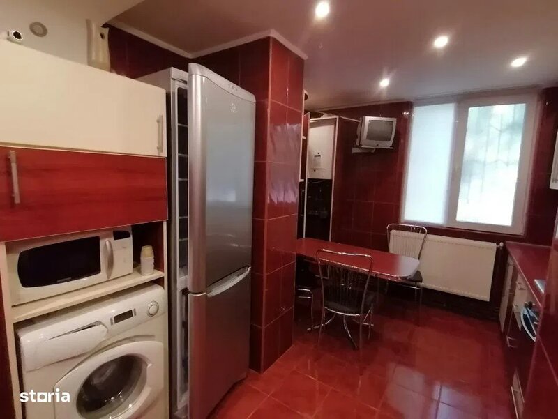 Izvorul Trotusului, vanzare apartament 3 camere decomandat, acte disponibile,