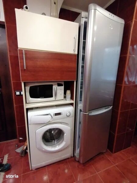 Izvorul Trotusului, vanzare apartament 3 camere decomandat, acte disponibile,