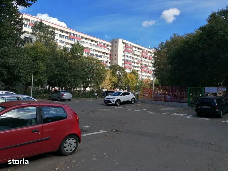 Izvorul Trotusului, vanzare apartament 3 camere decomandat, acte disponibile,